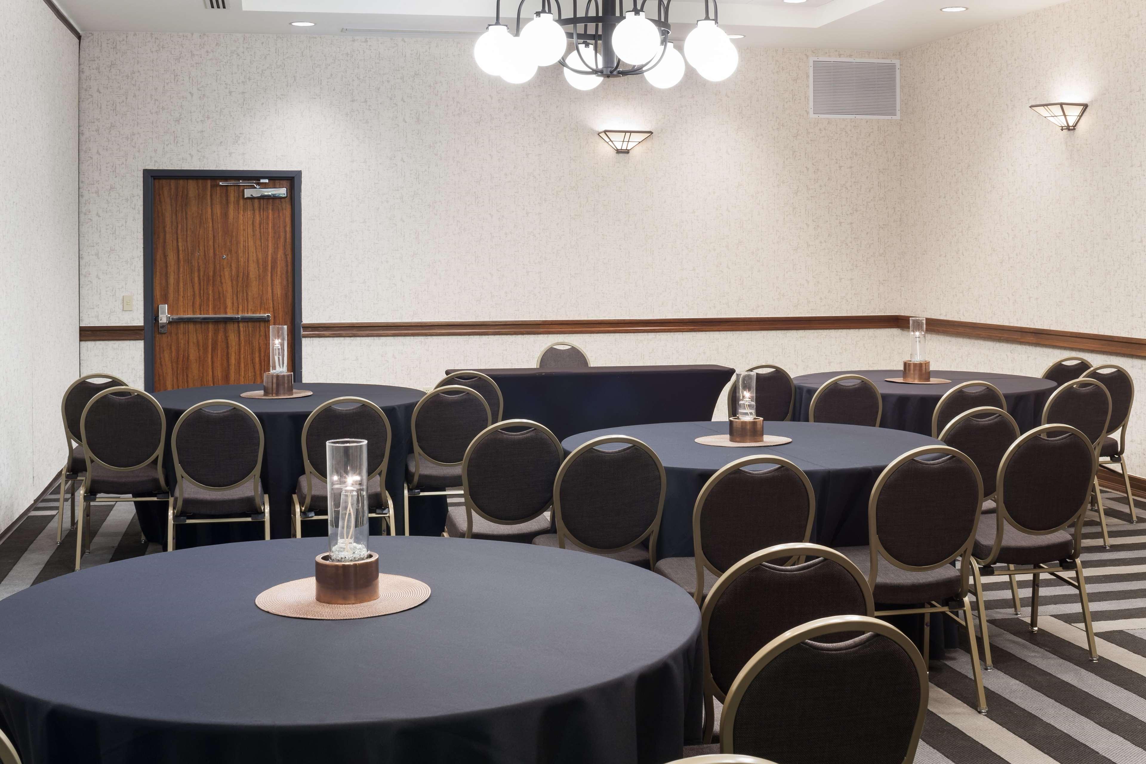 Embassy Suites Anchorage Eksteriør billede