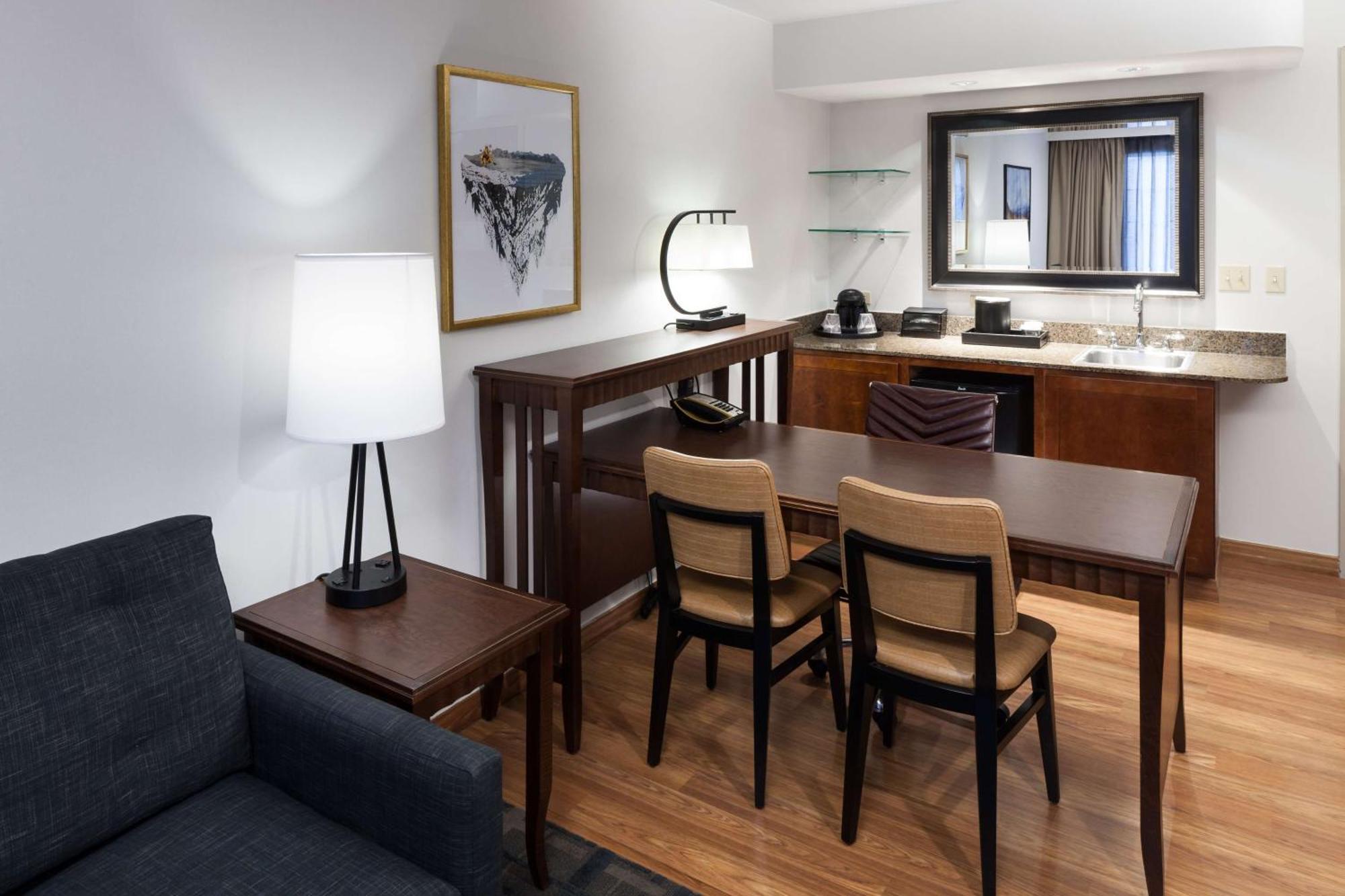 Embassy Suites Anchorage Eksteriør billede