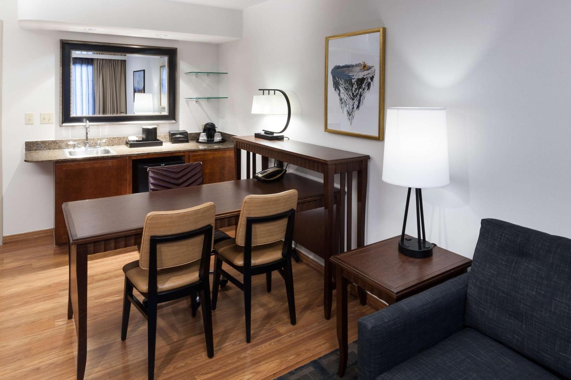Embassy Suites Anchorage Eksteriør billede