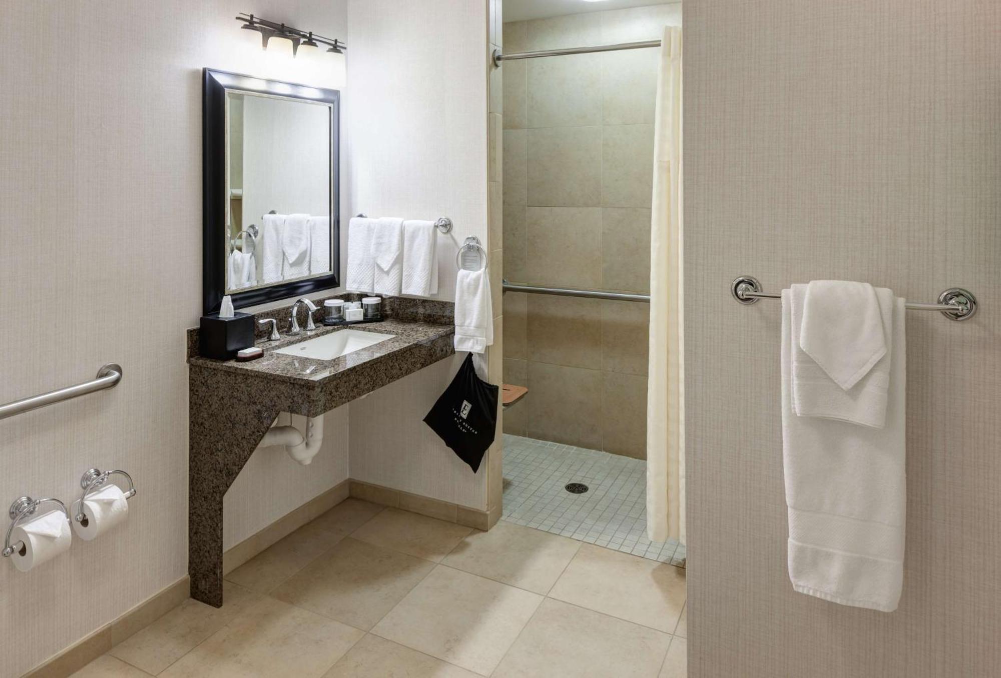 Embassy Suites Anchorage Eksteriør billede